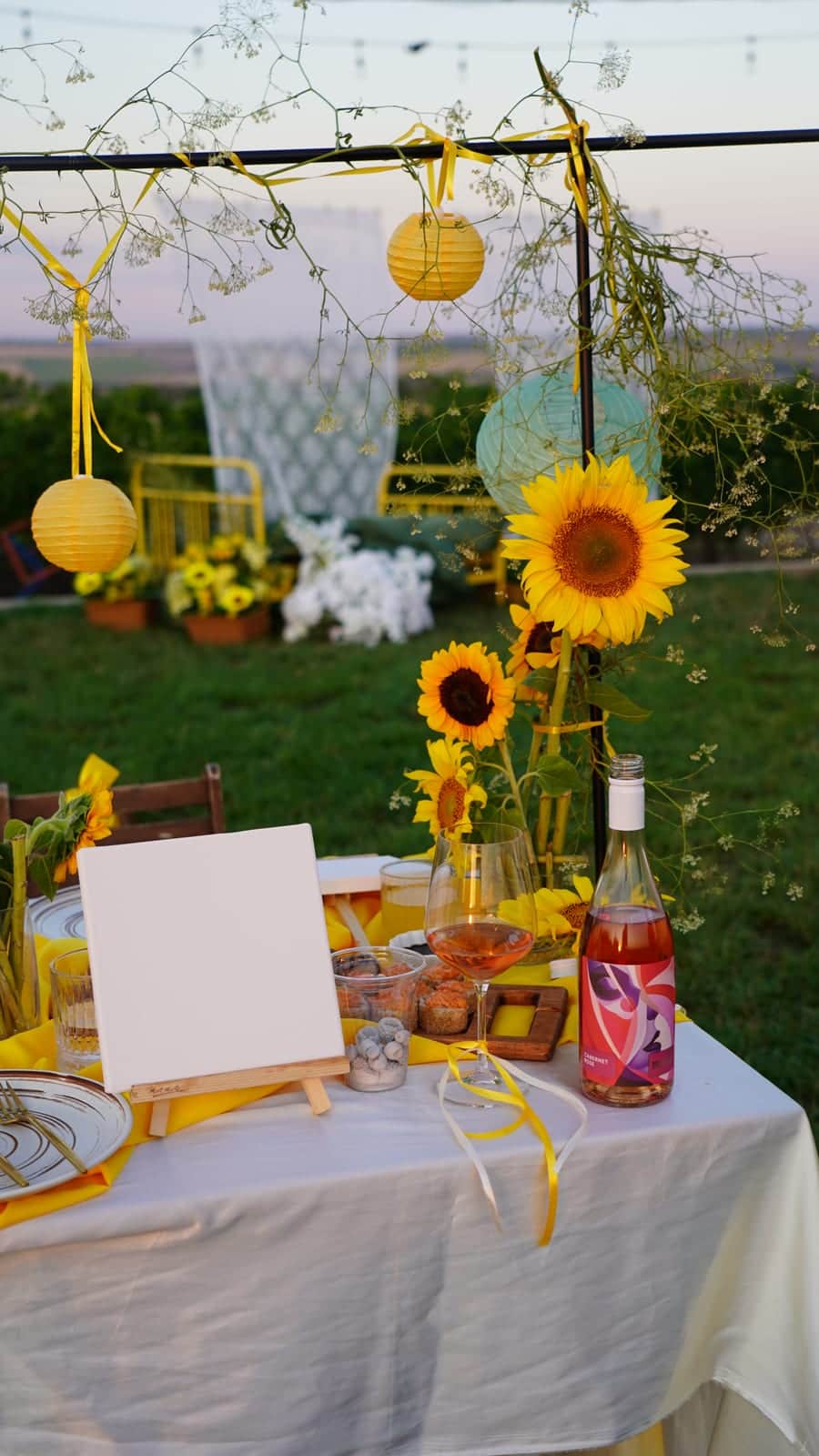 A bottle-painting workshop